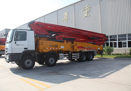 XCMG HB56   Truck-mounted Concrete Pump