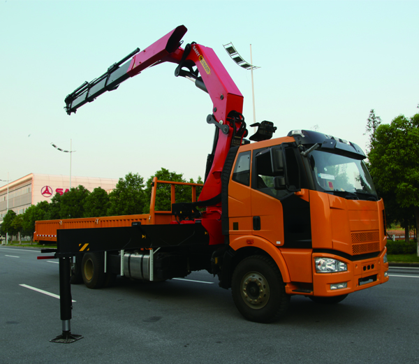 SANY SPK38502/SINOTRUCK chassis 13 Ton Knuckle Boom Crane  Truck Mounted Crane