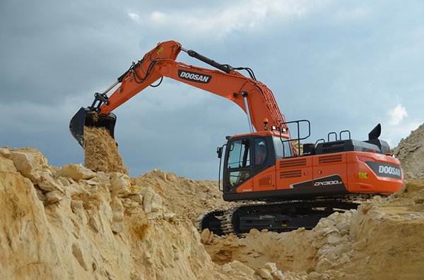 DOOSAN DX300LC-5 Large Excavator