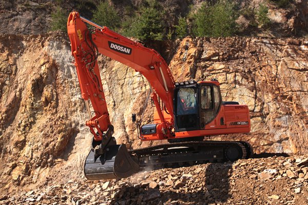 DOOSAN DX225LC-3 SLR Crawler Excavator