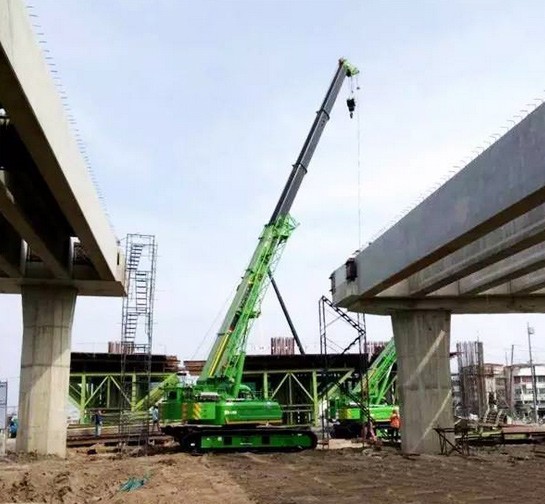 Three kinds of cranes of XCMG show their strengths in the Gulf of Thailand, and support the construction of overhead roads in Bangkok