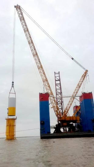 XGC28000 of XCMG takes the lead to challenge hoisting of offshore wind power