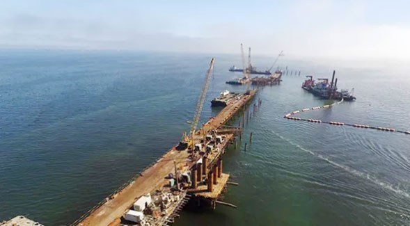 XCMG's crawler cranes support port construction in Africa