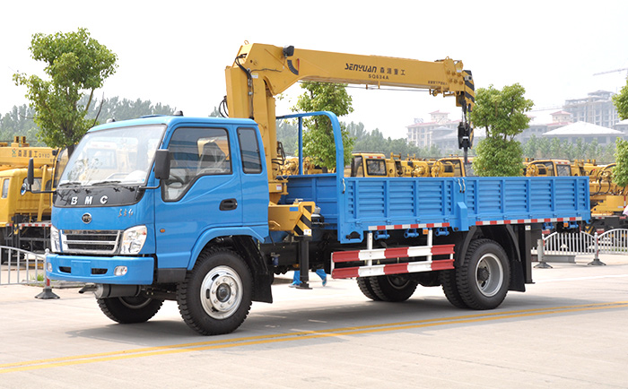 SHENGYUAN 6.3 tons lorry crane
